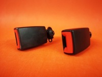 фото thumb №1, Кліпса поперечина audi оригінальний номер 4g8857739