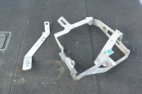 фото thumb №1, Кронштейн радіатора оливи mercedes w211 e63 amg