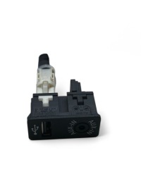 фото thumb №6, Bmw 3 f30 f35 f31 2013 роз'єм / з'єднувач usb 9229246