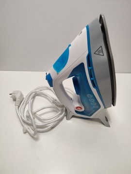 Утюг Hoover TIF 2600 W / ПОВРЕЖДЕН - НЕ НАГРЕВАЕТСЯ