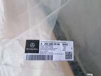 фото thumb №6, Обшивка коврик правый перед mercedes c klasa w205