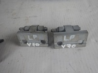 фото thumb №1, Volvo v70 ii xc70 s60 i левый петля дверь перед