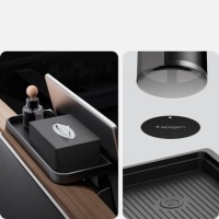 фото thumb №11, Органайзер автомобильный spigen дополнительный бардачок pod экран do tesla модель 3/y