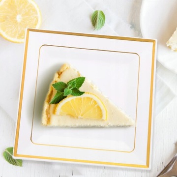 Пластиковые тарелки для закусок