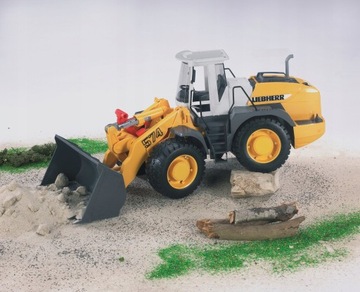 Колесный погрузчик Liebherr L 574 BRUDER 02430 Серия Profi 1:16