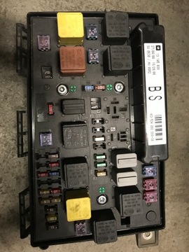 фото thumb №1, Коробка запобіжників opel 13145039 bs