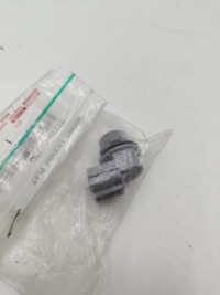 фото thumb №1, Цоколь лампочка фонари номерного знака toyota auris ii 12-18r 81278-02230 nowa