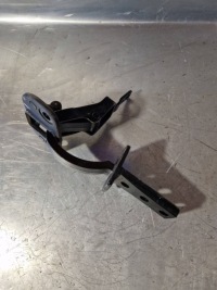 фото thumb №1, Петлі кришки багажника ліва сторона volvo xc70 131298103