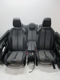 фото thumb №1, Обивка pół кожа сиденья peugeot 5008 ii