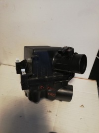 фото thumb №1, Корпус фильтра воздуха toyota corolla cross 2.0 hybrid f211