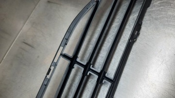 фото thumb №7, Решётка бампера средняя 31353311 volvo v40 ii 12-19r
