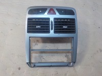 фото thumb №1, Peugeot 307 2.0hdi решітка повітропровід рамка