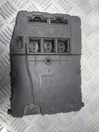 фото thumb №3, Коробка запобіжників renault scenic ii 1.9 dci 8200351186