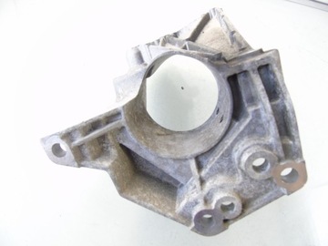 фото thumb №4, Лапи кронштейн коробки volvo v40 ii 2.0d 31370633