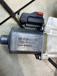 фото thumb №8, Подъемник стекло левый задняя journey i 0130822475