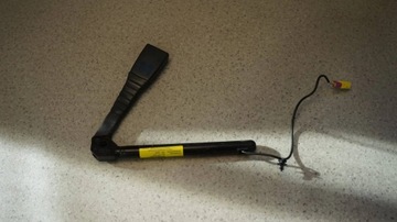 фото thumb №3, Натягувач застібка скоба ременя праві перед opel vectra c signum 13127948f