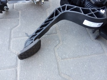 фото thumb №5, Ford fiesta mk8 2017-23r.- педали комплект