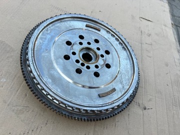 фото thumb №9, Mercedes c63s amg w205 колесо маховики двомасовий оригінал