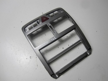 фото thumb №1, Консоль средняя включатель аварийных peugeot 307 02r