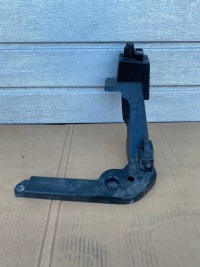 фото thumb №1, Volvo xc40 кронштейн кронштейн крила лівий 32318691