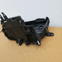 Peugeot 2008 2 рестайлинг  корпус основание аккумулятор Недорого, фото thumb