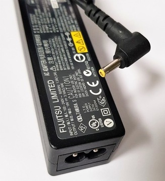 ОРИГИНАЛЬНЫЙ БЛОК ПИТАНИЯ Fujitsu 19 В 3,16 А PXW1931N