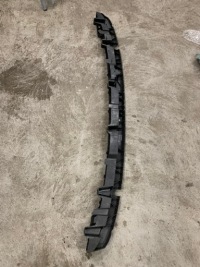 фото thumb №1, Audi q7 4m0807458 напрямна кронштейн бампера