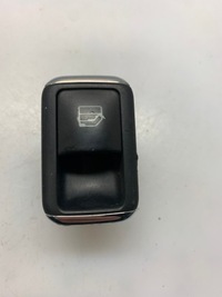 фото thumb №1, Кнопка стекло mercedes a2048700451