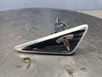 фото thumb №1, Tesla model s поворотник перед правий