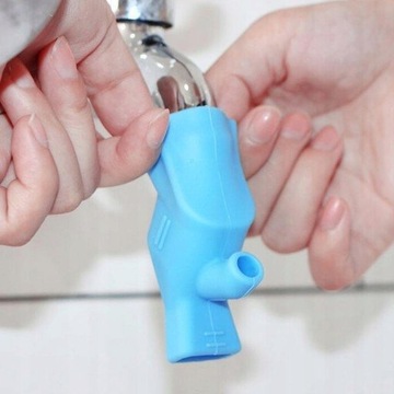 Gumowa nakładka kranu Do łatwego picia z kranu UNIWERSALNA BLUE