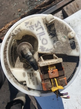 фото thumb №16, Крыло левый перед переднее fiat stilo ржавчина фото dół zjedzony już слегка