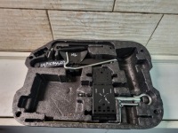 фото thumb №1, Домкрат ключ вушко буксирувальний citroen c4 picasso i 9681017280