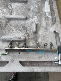 фото thumb №1, Молдинг впрыскная форсунки dodge journey 2.4b