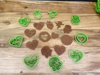 6x Формовочки для пряников ко Дню БАБУШИ И ДЕТИРОВ Сердечки НАБОР СЕРДЦЕВ 4-15см 6шт.