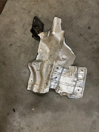 фото thumb №1, Лист защита тепловая выхлоп mercedes b-klasa w246