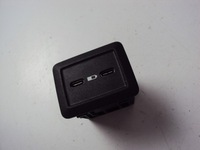 фото thumb №1, Роз'єм заряджання usb mercedes glc coupe x253 lift