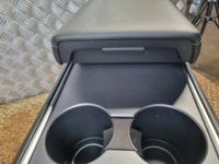 фото thumb №6, Tesla model y 2023 панелі керування, перемикачі