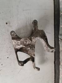 фото thumb №1, Лапи кронштейн двигуна a8 d3 4.2 fsi 4e0199370ar