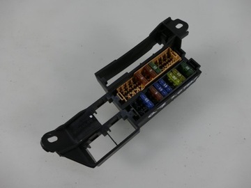 фото thumb №1, Audi q7 4l 3.0 tdi коробка запобіжників модуль рамка