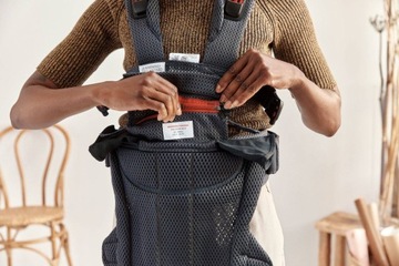 ПЕРЮЗОНКА HARMONY 3D СЕТОЧКА АНТРАЦИТОВЫЙ BABYBJORN
