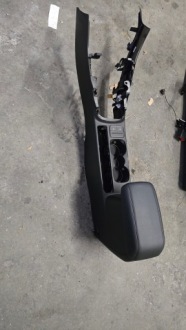 Купить Ford fiesta mk8 туннель средний подлокотник, фото thumb