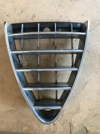 фото thumb №1, Решітка радіатора решітка радіатора капот alfa romeo 147 lift оригінал w-wa