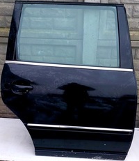 фото thumb №1, Двері зад задні праві vw passat b5 рестайлінг універсал