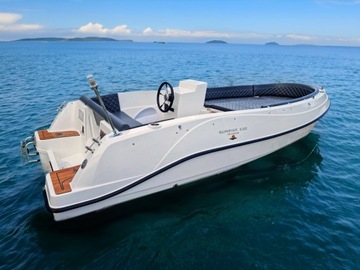 Новая лодка доступна немедленно: Sunrise 530 Tender.