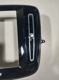 фото thumb №5, Volvo xc40 21r середня рамка решітка навігації радіо 31442628