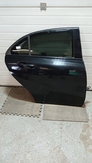 фото thumb №1, Mercedes w176 дверь правый задняя код лакокрасочного покрытия: 191