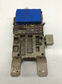 фото thumb №8, Corolla e12 коробка предохранителей 82641-02040 #