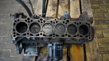 VOLVO 240 740 НИЖНИЙ БЛОК ДВИГАТЕЛЯ D24 2.4 DIESEL LT