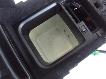 фото thumb №7, Подлокотник холодильник range rover vogue l405 13-