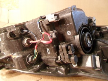 фото thumb №14, Toyota yaris 14-17 фара лампа ліва